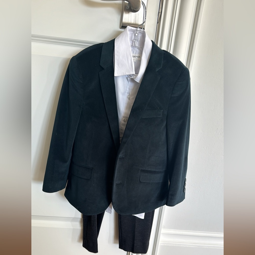 Appaman Boys size 5, dark green velvet jacket, white shirt and grey pants.